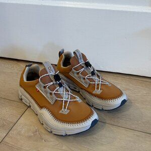 On Running Cloud Away Walking Sneakers